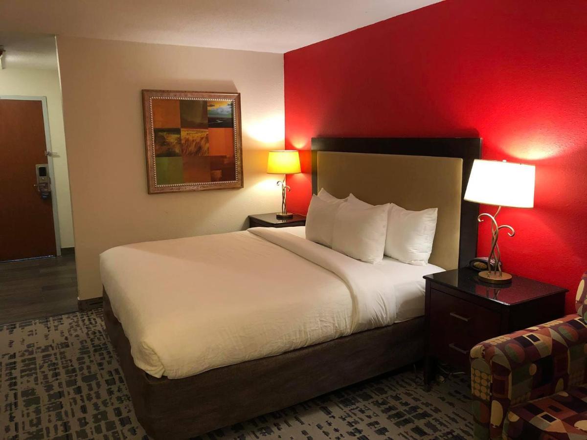 فندق Baymont By Wyndham Ferndale/Royal Oak المظهر الخارجي الصورة