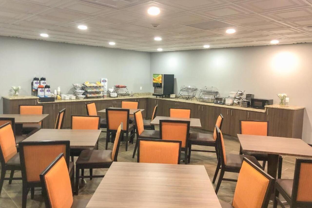 فندق Baymont By Wyndham Ferndale/Royal Oak المظهر الخارجي الصورة