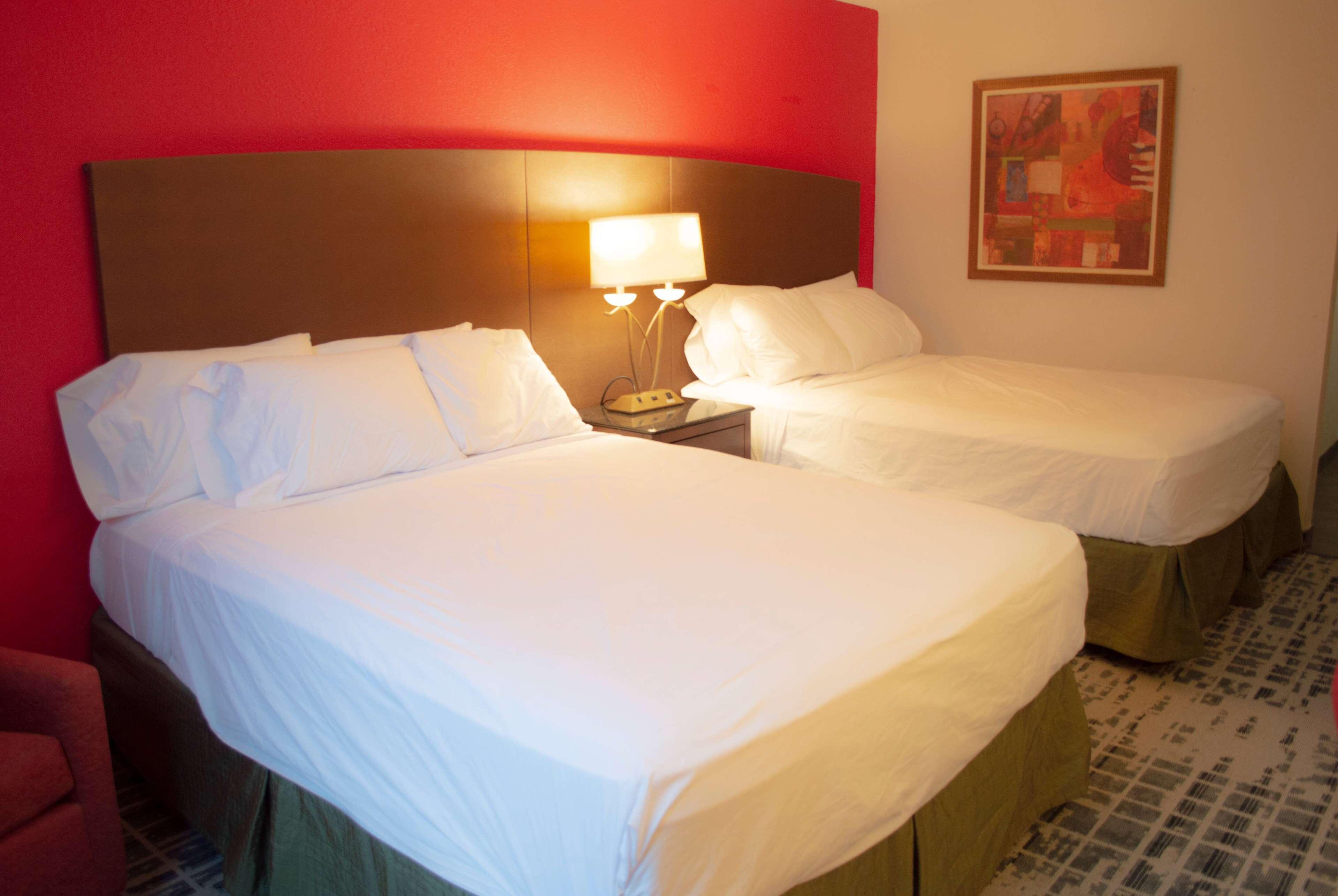فندق Baymont By Wyndham Ferndale/Royal Oak المظهر الخارجي الصورة