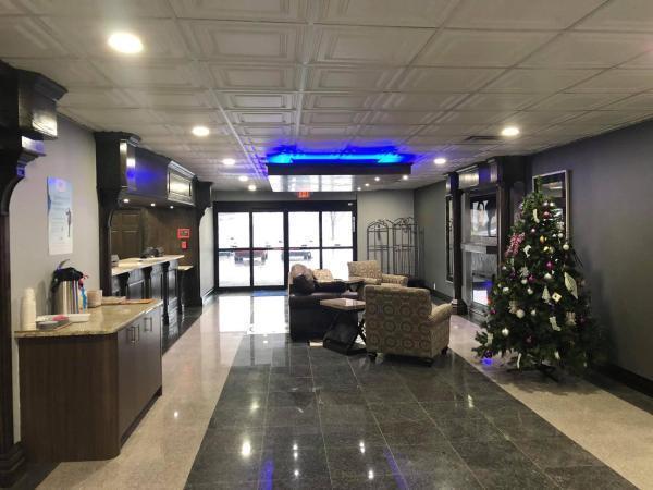 فندق Baymont By Wyndham Ferndale/Royal Oak المظهر الخارجي الصورة