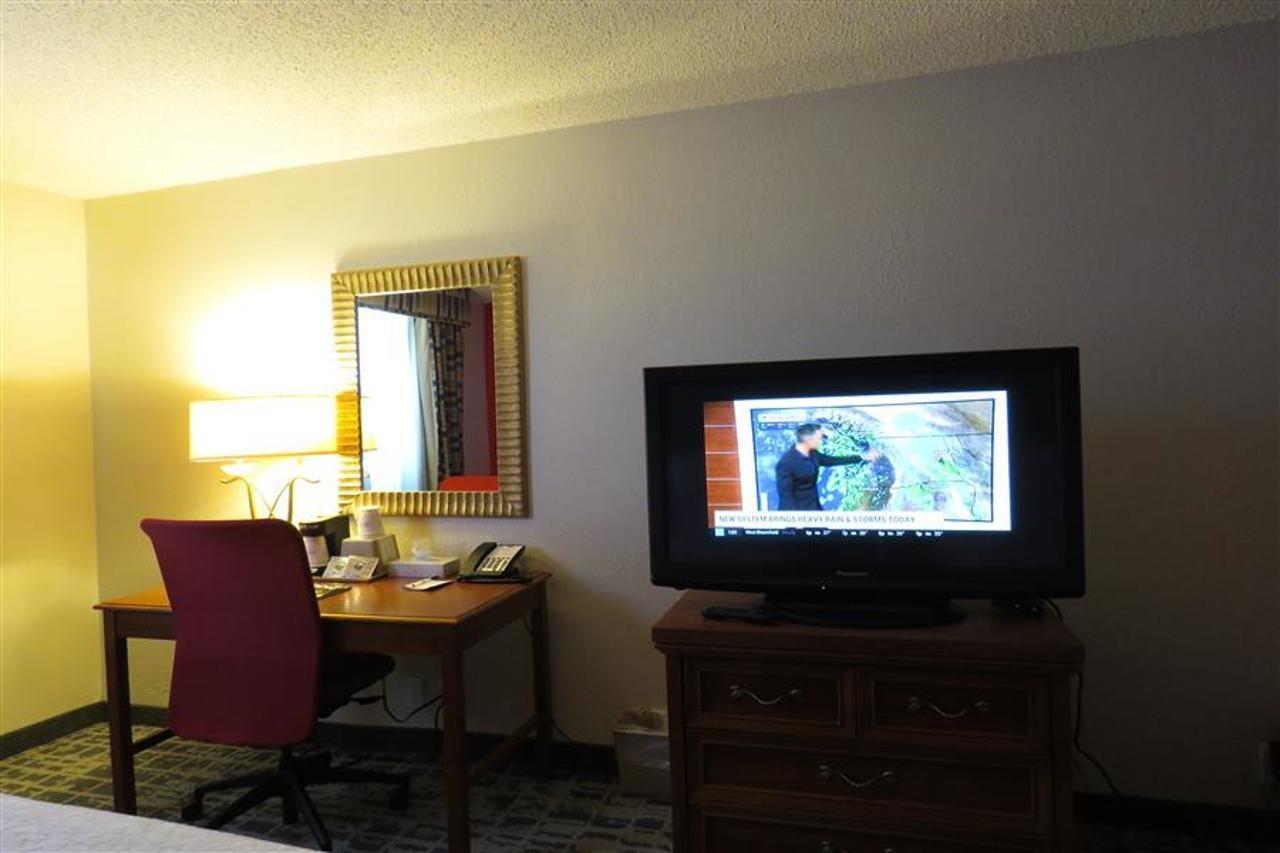 فندق Baymont By Wyndham Ferndale/Royal Oak المظهر الخارجي الصورة