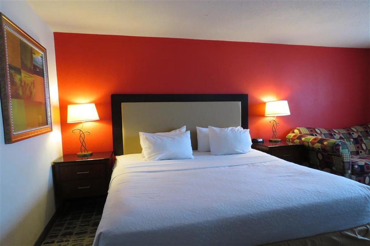 فندق Baymont By Wyndham Ferndale/Royal Oak المظهر الخارجي الصورة